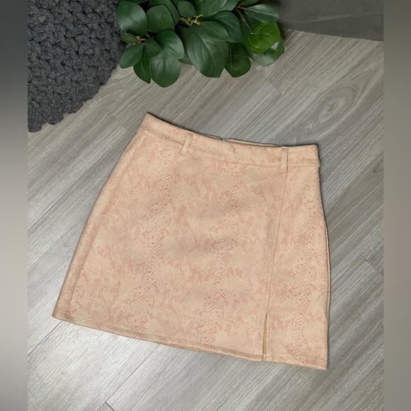 Le Lis Rose Color Snake Print Skirt - Picture 1 of 7